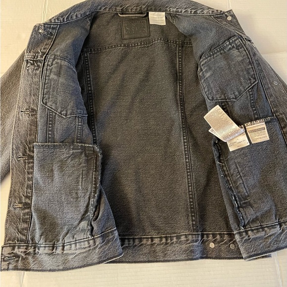 Levi's Original Black Denim Trucker Jacket - Picture 7 of 8